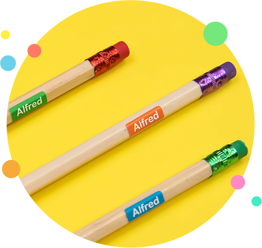 kleine stickerlabels op potlood